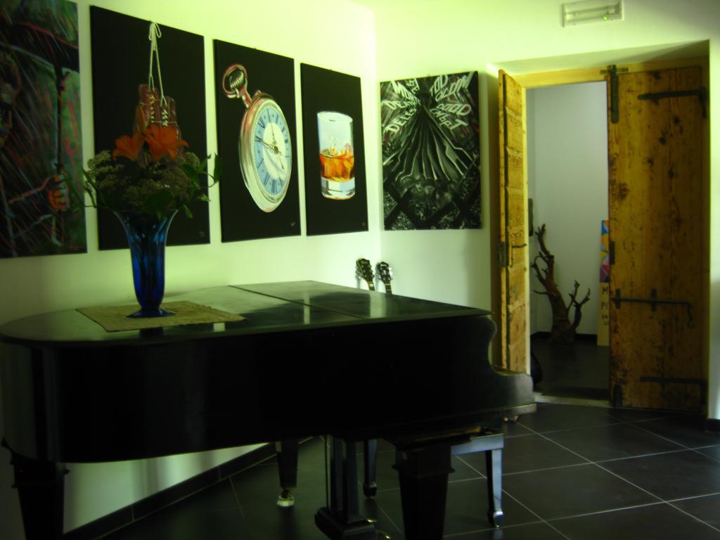 B&B Pinabel Bezzecca Buitenkant foto